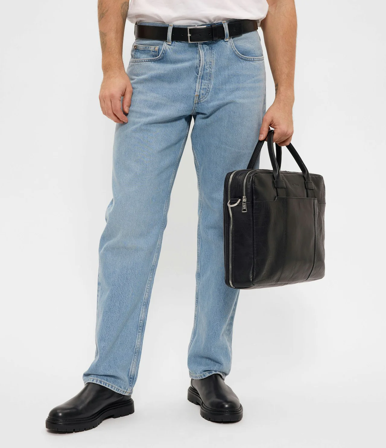 Vadstena Data Bag Black - Image 2