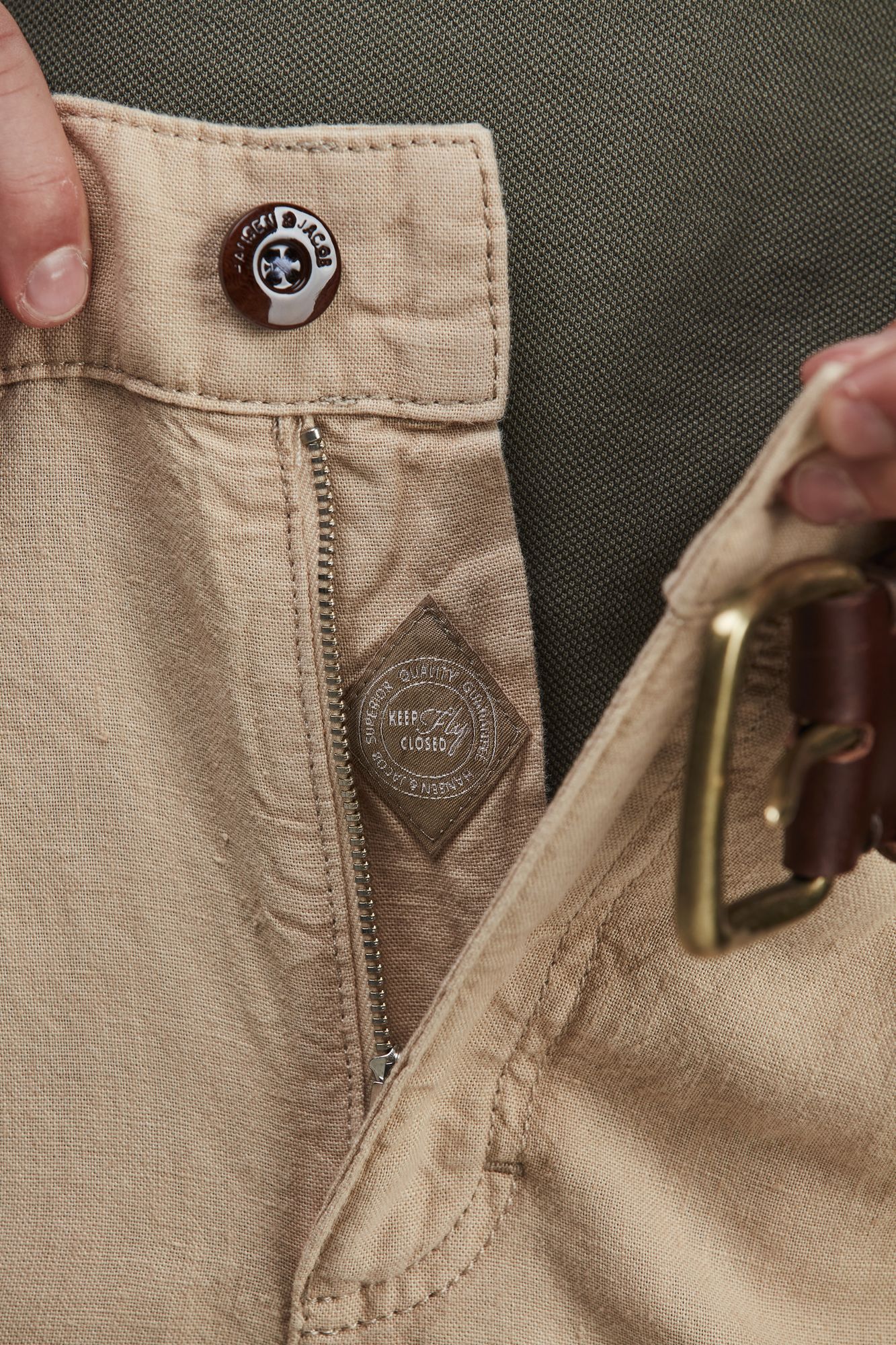 Cotton/Linen Cargo Shorts Beige - Image 4