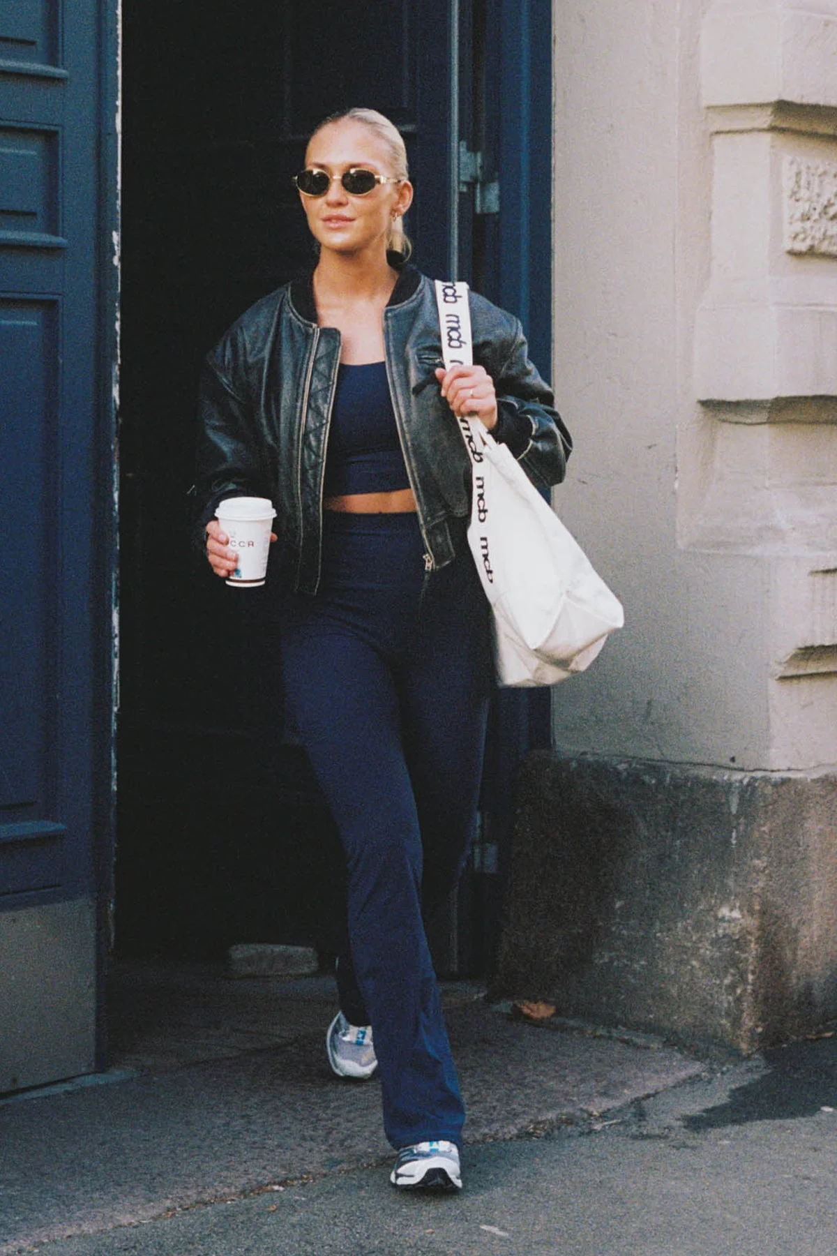Flare Tights Long Navy - Image 4
