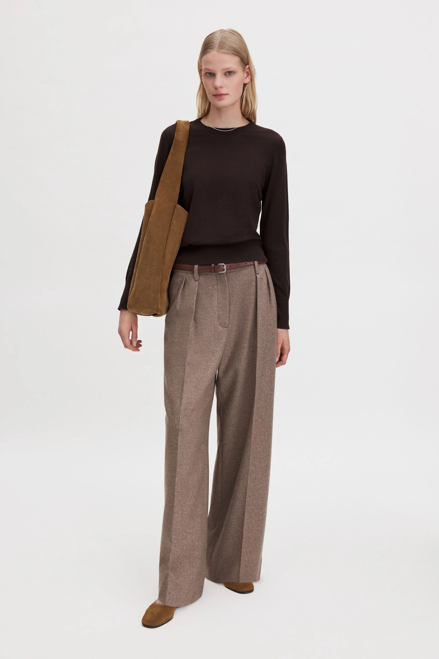 Merino R-Neck Sweater Dark Chocolate - Image 3